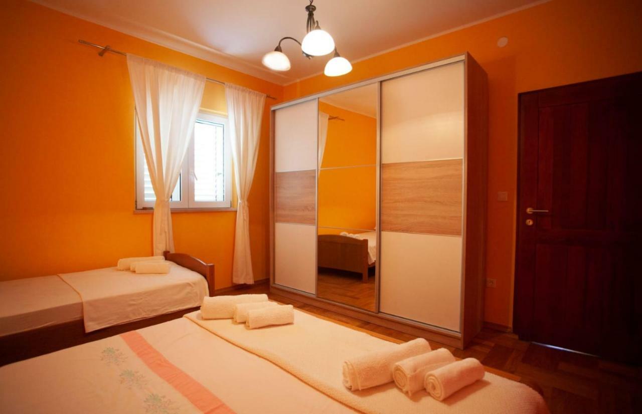 Ferienwohnung Dispet Dugi Rat Exterior foto