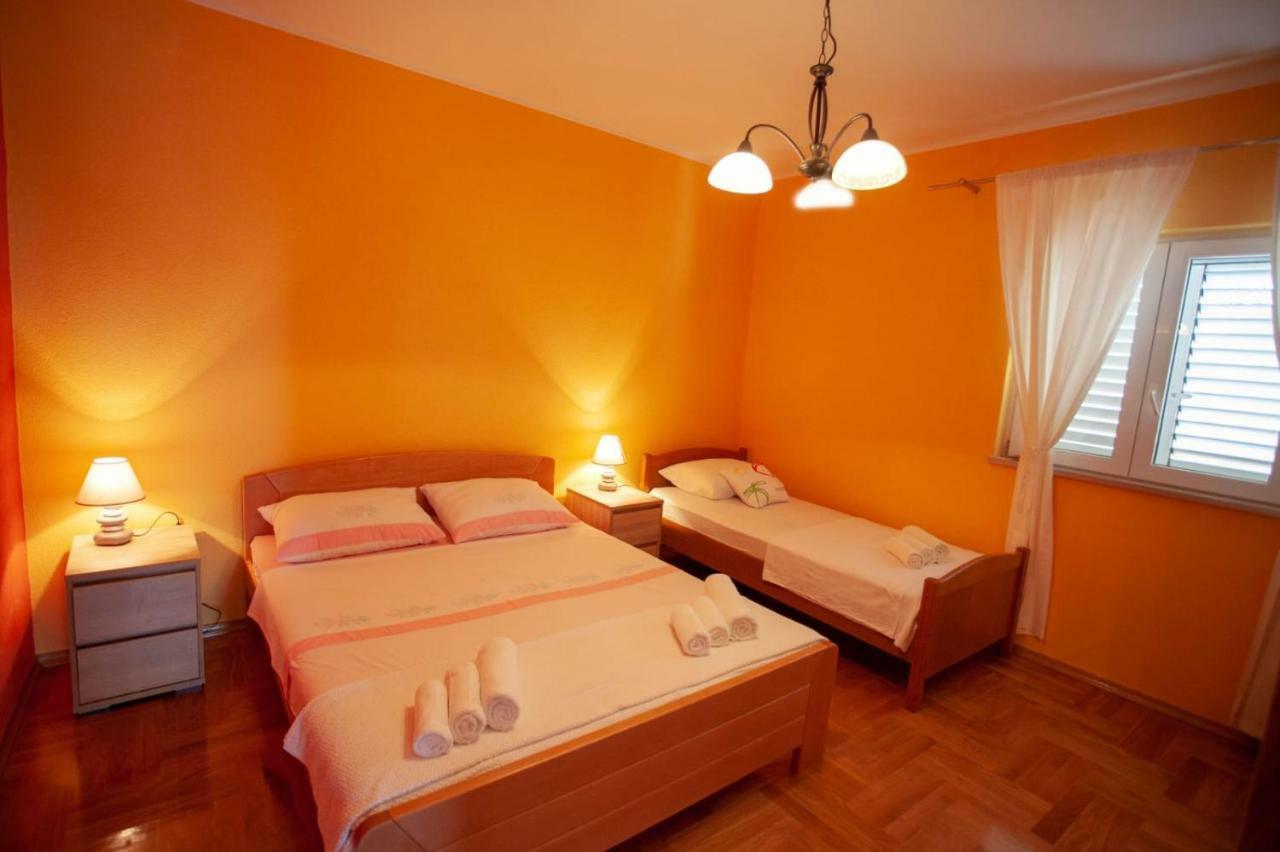Ferienwohnung Dispet Dugi Rat Exterior foto