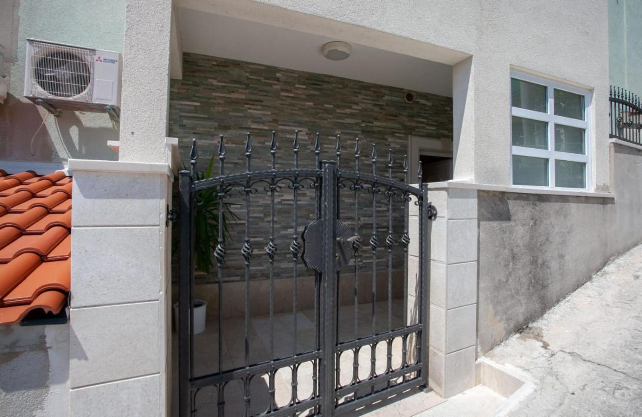 Ferienwohnung Dispet Dugi Rat Exterior foto