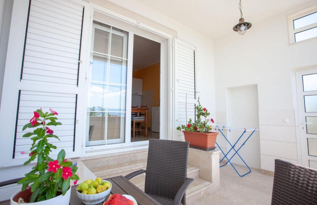 Ferienwohnung Dispet Dugi Rat Exterior foto